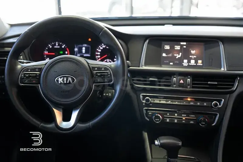 Usado Kia Optima 141 CV (103 kW) 2017 Gris / plata Berlina