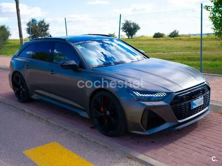Usado Audi RS6 Premium 600 CV (441 kW) 2020 Gris / plata Familiar