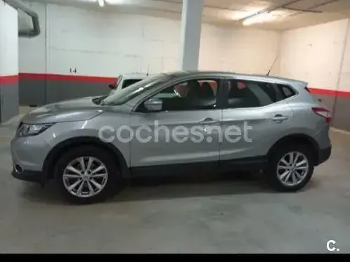 Usado Nissan Qashqai Acenta 115 CV (84 kW) 2015 Gris / plata SUV