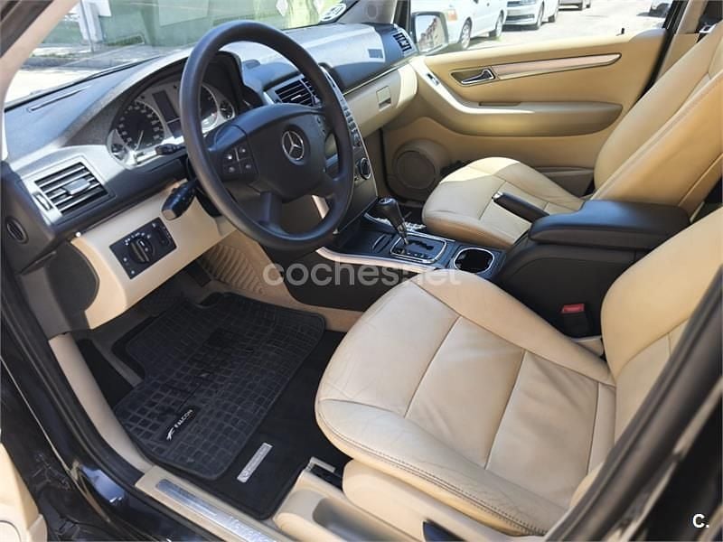 Usado Mercedes B180 109 CV (80 kW) 2009 Negro Monovolumen