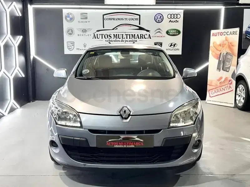 Usado Renault Mégane Dynamique 105 CV (77 kW) 2010 Azul Berlina