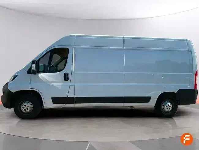 Usado Peugeot Boxer S 140 CV (102 kW) 2023 Azul Van