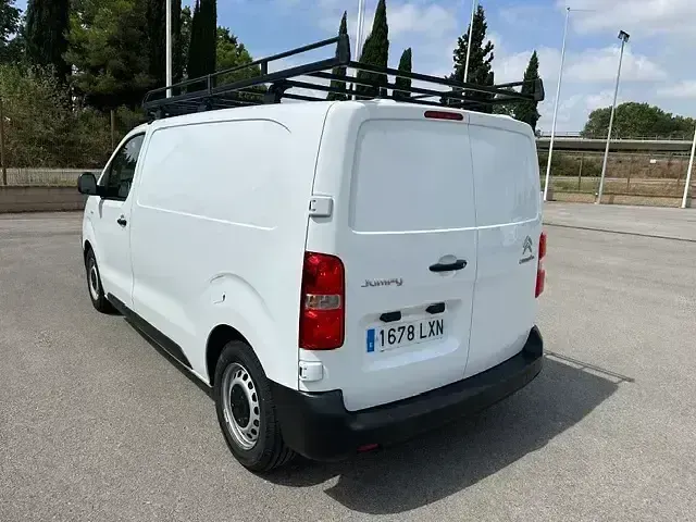 Usado Citroën Jumpy 100 CV (73 kW) 2022 Blanco Monovolumen