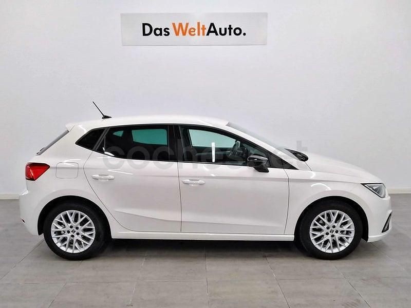 Usado Seat Ibiza FR 115 CV (84 kW) 2025 Blanco Utilitario
