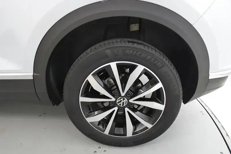 Usado VW T-Roc Advance 150 CV (110 kW) 2021 Blanco puro techo ne SUV