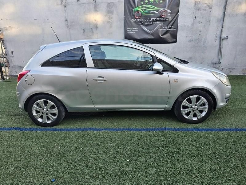 Usado Opel Corsa 90 CV (66 kW) 2008 Gris / plata Utilitario