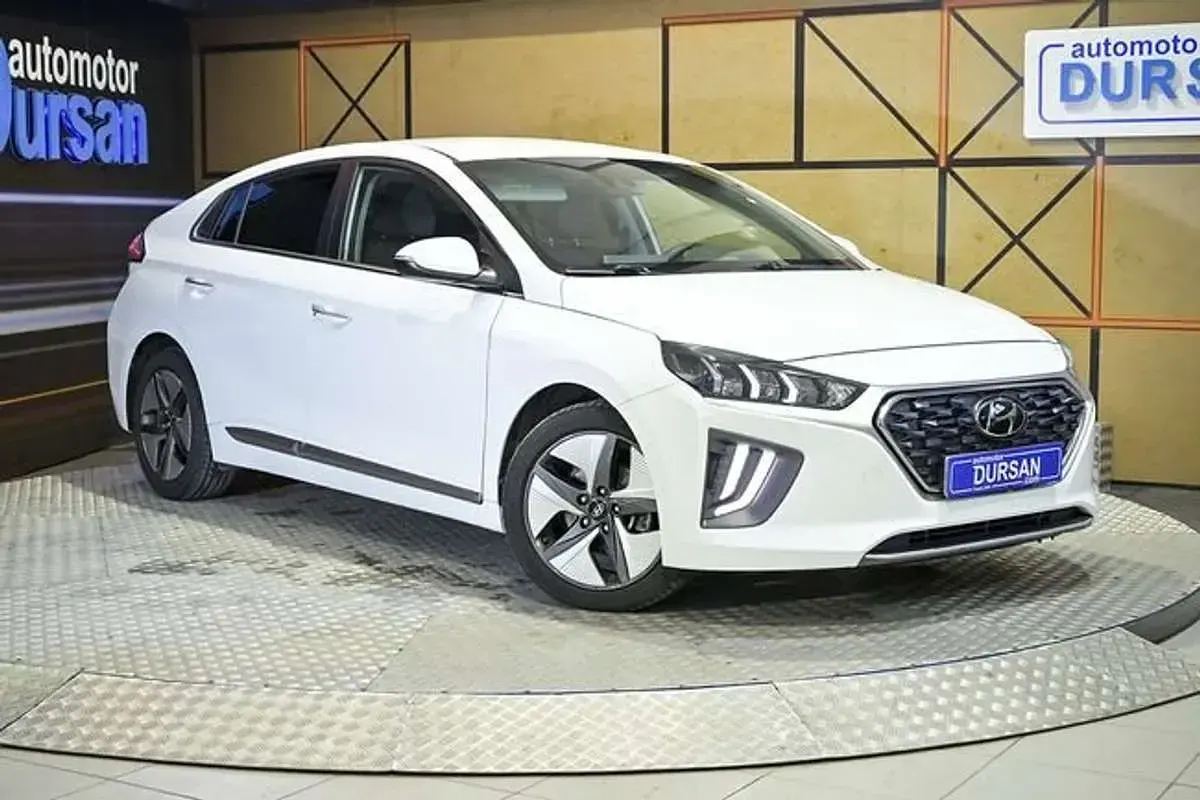 Usado Hyundai Ioniq 105 CV (77 kW) 2022 Blanco Utilitario