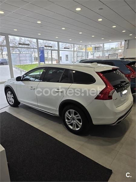 Usado Volvo V60 CC 150 CV (110 kW) 2017 Blanco Familiar
