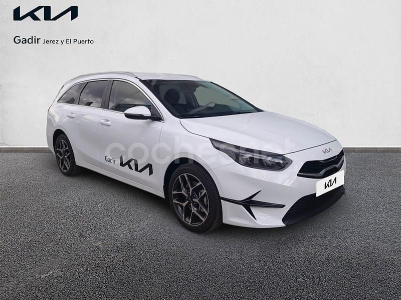 Usado Kia Ceed 120 CV (88 kW) 2024 Blanco Utilitario