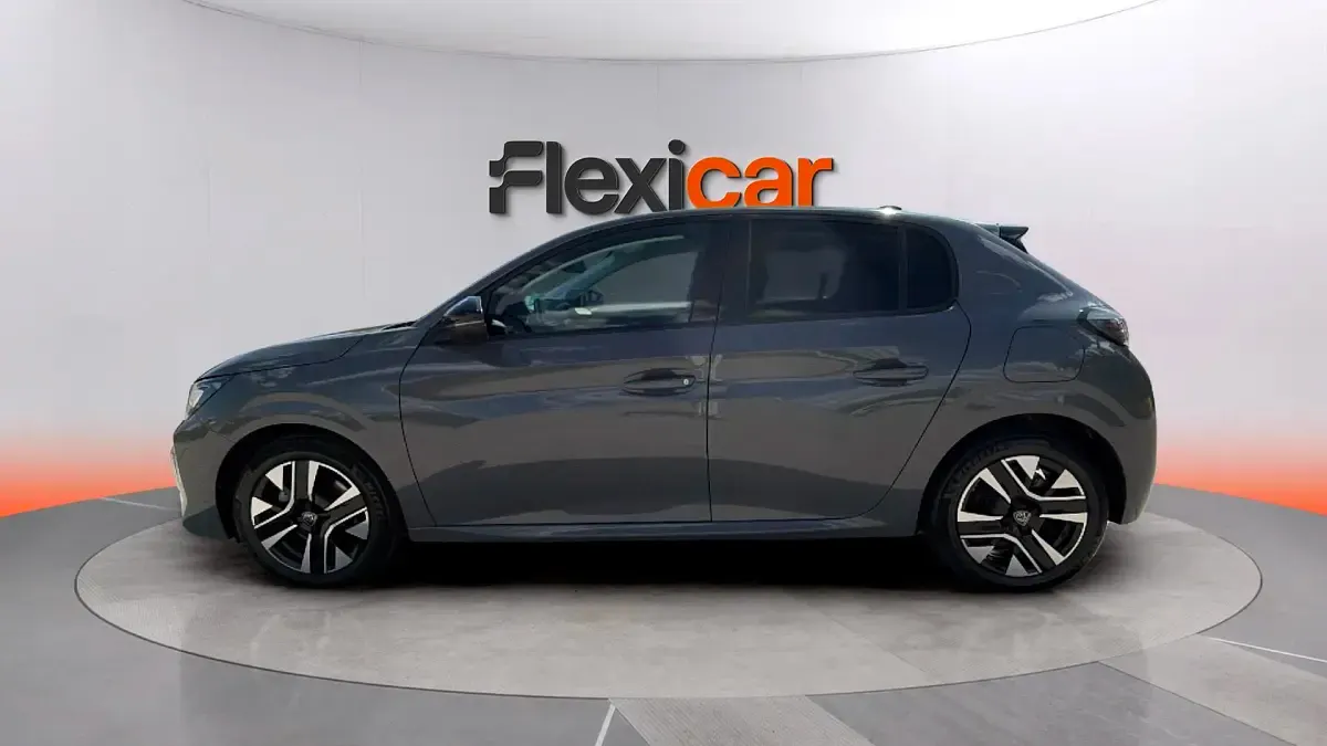 Usado Peugeot 208 Allure 101 CV (74 kW) 2025 Gris Utilitario