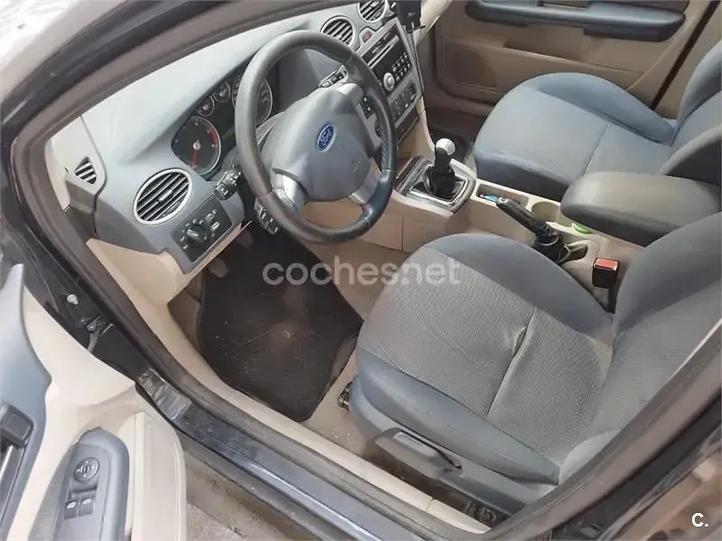 Usado Ford Focus Sport 115 CV (84 kW) 2006 Negro Berlina
