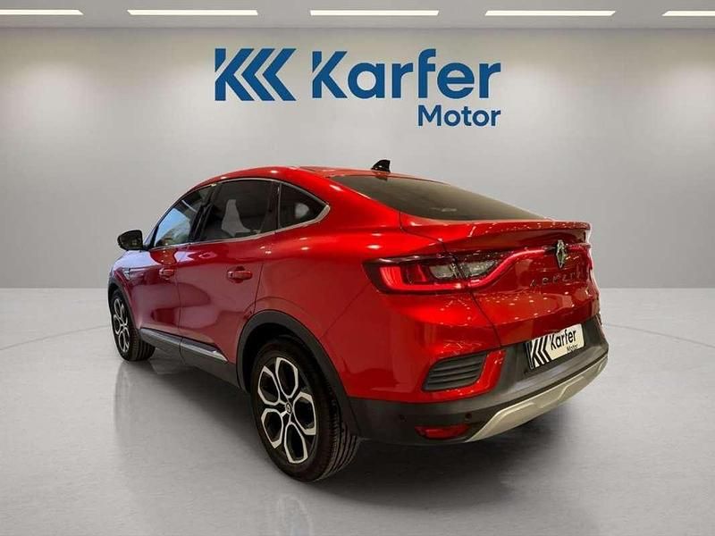 Usado Renault Arkana Zen 139 CV (102 kW) 2021 Burdeos SUV