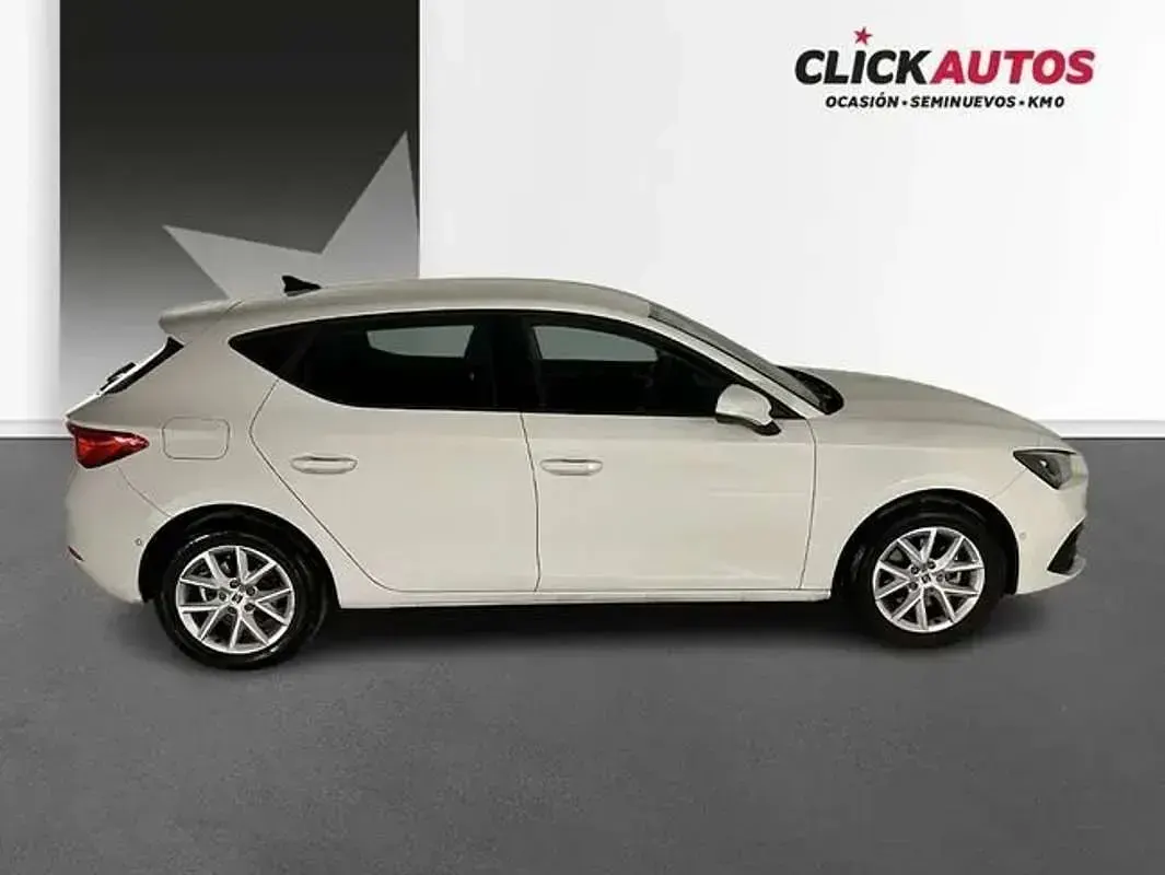 Usado Seat Leon Style 110 CV (80 kW) 2024 Blanco Utilitario