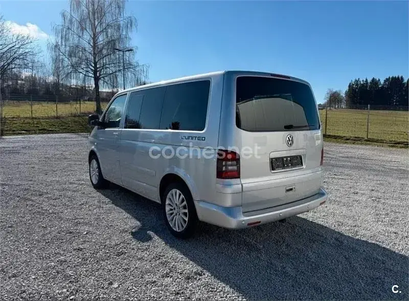 Usado VW Multivan United 130 CV (95 kW) 2009 Gris / plata Monovolumen