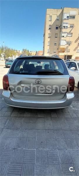 Usado Toyota Avensis Sol 116 CV (85 kW) 2005 Gris / plata Familiar