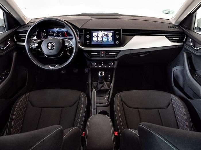 Usado Skoda Kamiq Ambition 110 CV (80 kW) 2021 Blanco SUV