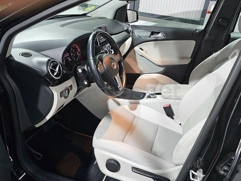 Usado Mercedes B180 109 CV (80 kW) 2013 Negro Monovolumen