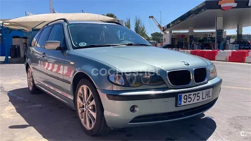 Usado BMW 320 150 CV (110 kW) 2005 Gris / plata Familiar