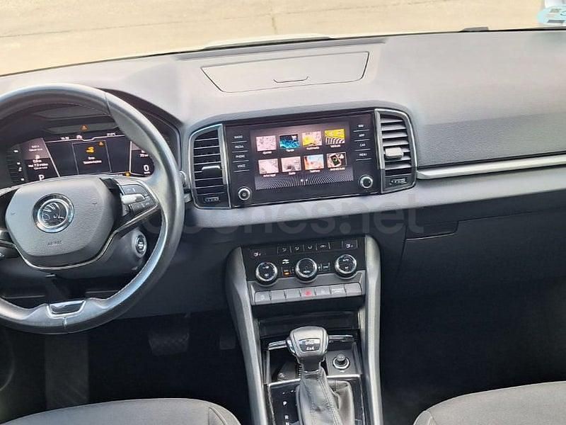 Usado Skoda Karoq Ambition 150 CV (110 kW) 2020 Blanco SUV