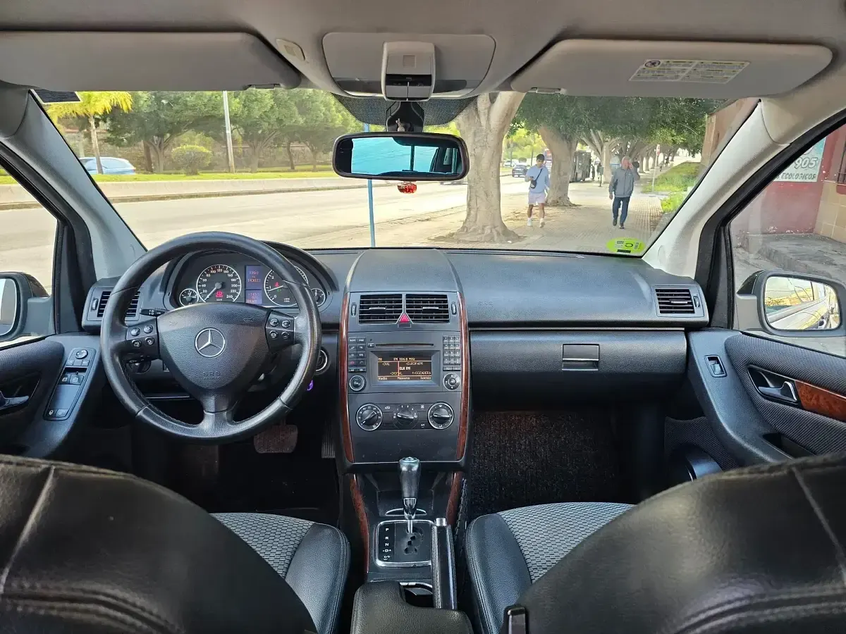 Käytetty Mercedes A150 95 HP (69 kW) 2009 Musta Viistoperä
