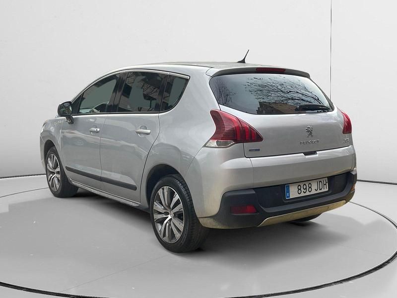 Usado Peugeot 3008 Style 121 CV (88 kW) 2015 Gris SUV