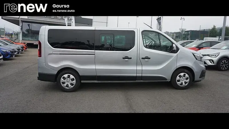 Usado Renault Trafic 110 CV (80 kW) 2023 Gris Monovolumen