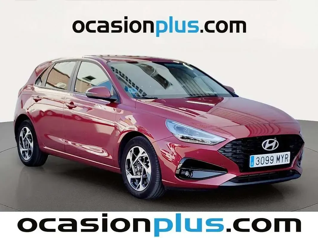 Usado Hyundai i30 101 CV (74 kW) 2025 Rojo Utilitario