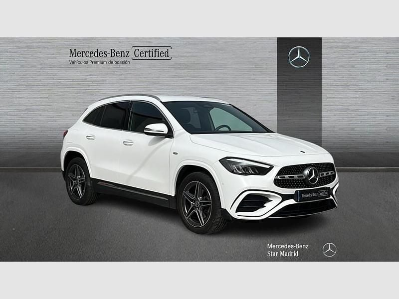 Usado Mercedes GLA250 AMG line 218 CV (160 kW) 2025 Blanco SUV