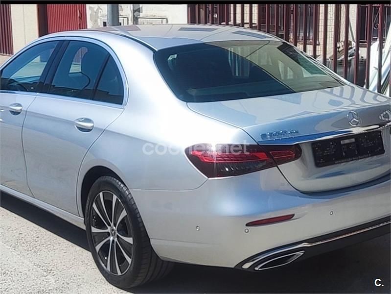 Usado Mercedes E300 306 CV (225 kW) 2021 Gris / plata Berlina