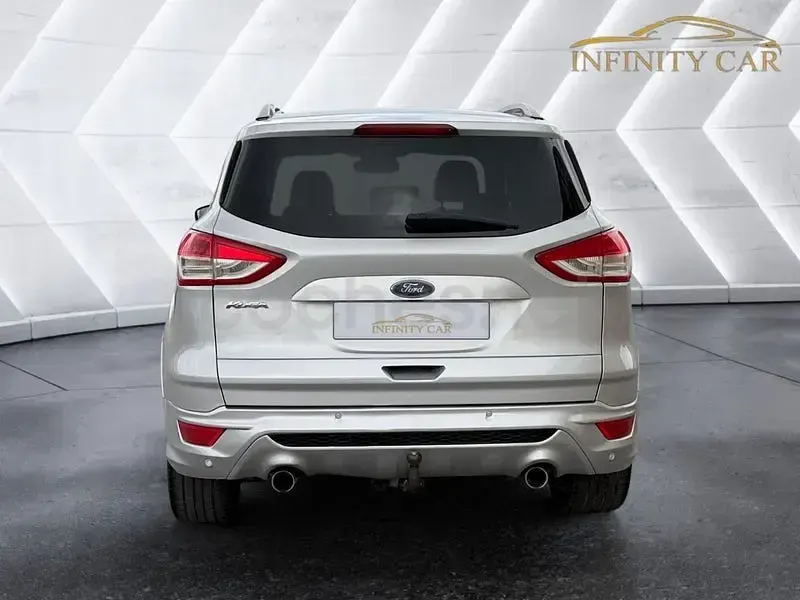 Usado Ford Kuga Titanium 150 CV (110 kW) 2016 Gris / plata SUV