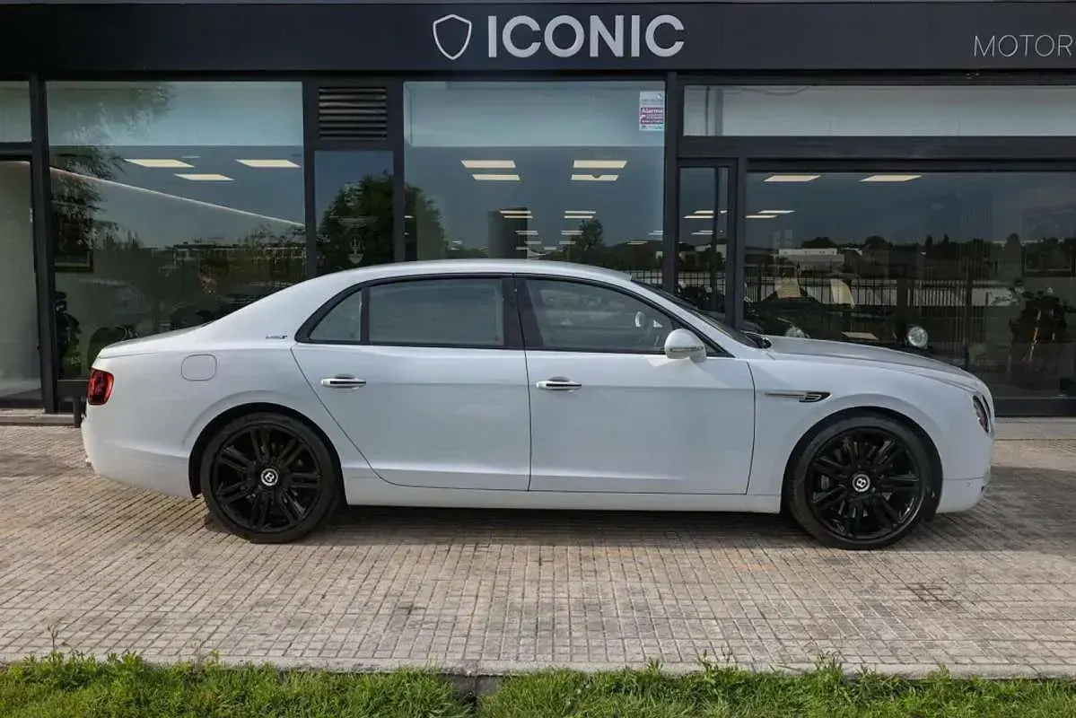 Usado Bentley Flying Spur Mulliner 635 CV (467 kW) 2018 Gris Berlina