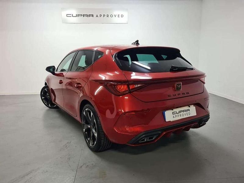 Usado Cupra Leon 150 CV (110 kW) 2024 Rojo Utilitario