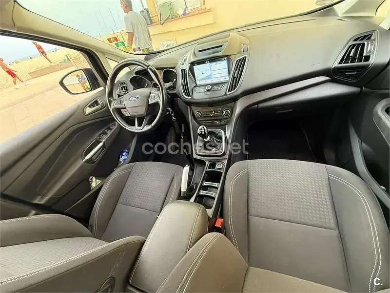 Usado Ford Grand C-Max Trend 125 CV (91 kW) 2017 Azul Monovolumen