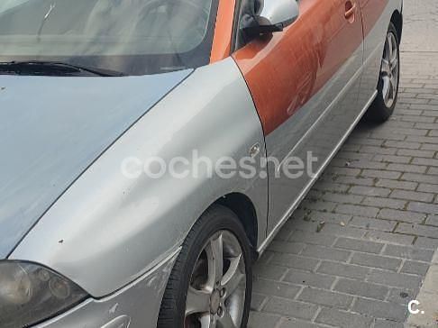 Gris / plata Usado 2003 Seat Ibiza Sport Berlina | 700 € (Super precio) - Imagen 1/4