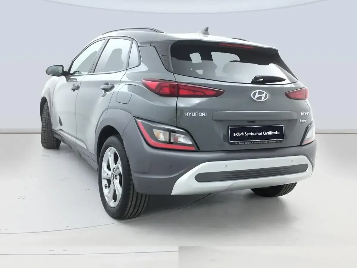 Usado Hyundai Kona 120 CV (88 kW) 2021 Gris SUV