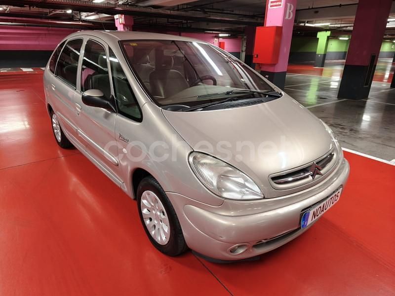 Gris / plata Usado 2003 Citroën Xsara Picasso Exclusive Monovolumen | 1750 € (Precio justo) - Imagen 1/4