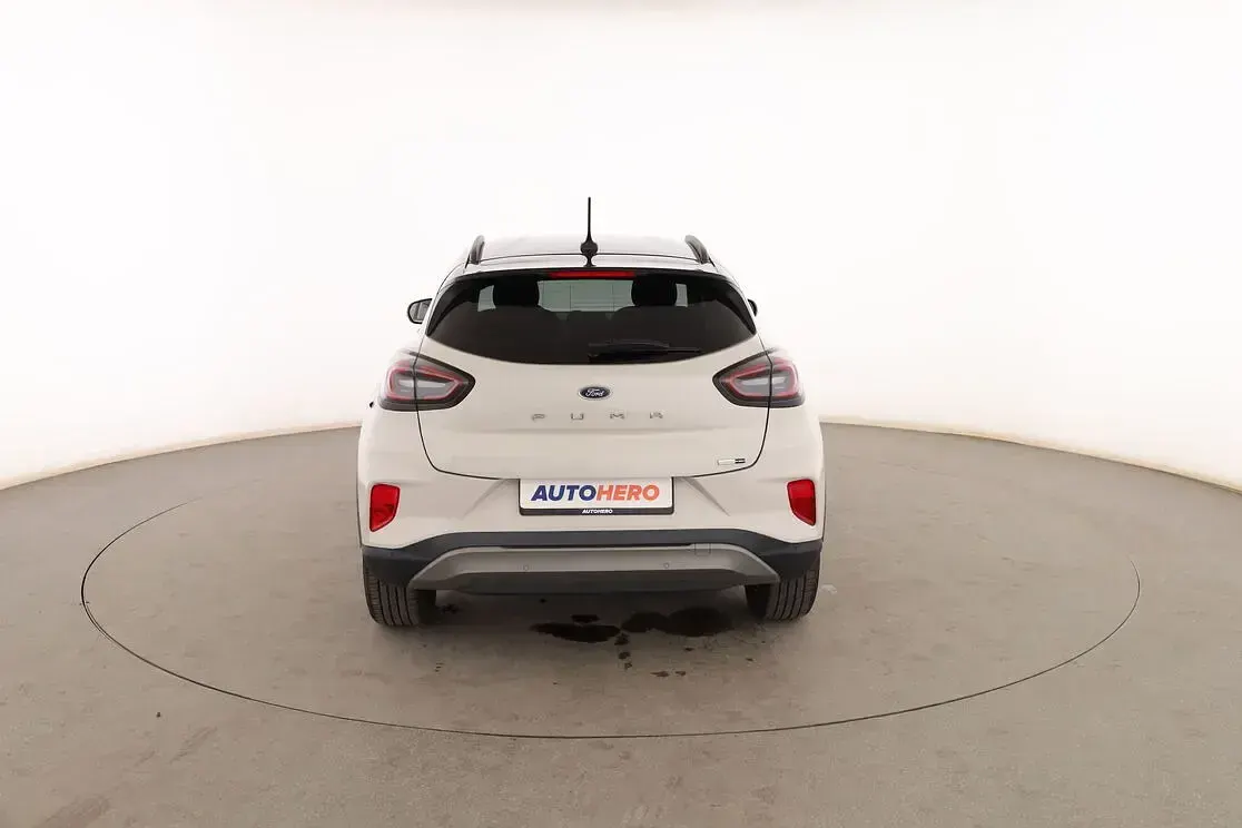 Usado Ford Puma Titanium 125 CV (91 kW) 2021 Beige SUV
