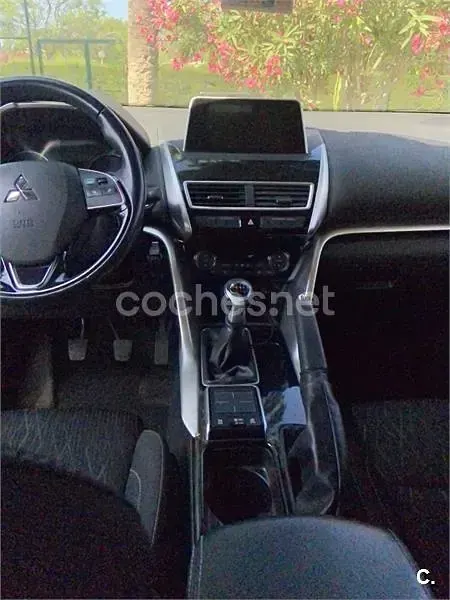 Usado Mitsubishi Eclipse Cross Spirit 163 CV (119 kW) 2018 Blanco SUV