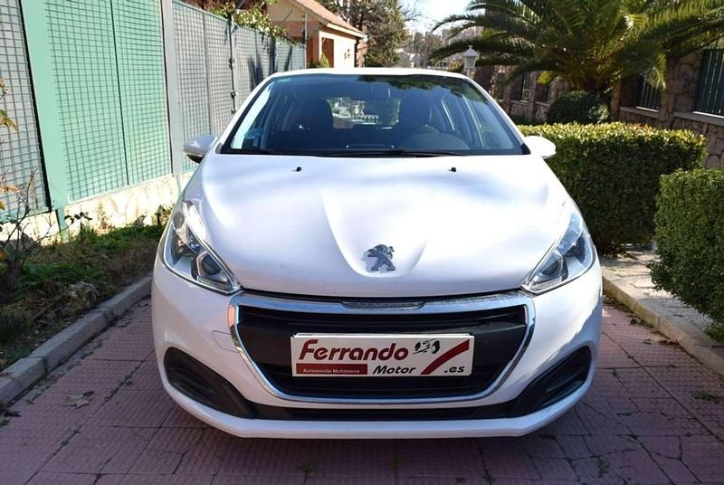 Usado Peugeot 208 Active 82 CV (60 kW) 2017 Blanco Utilitario