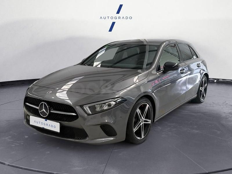 Usado Mercedes A180 116 CV (85 kW) 2019 Gris / plata Berlina