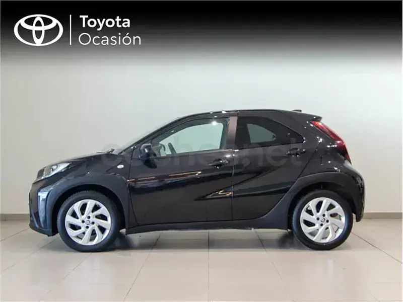 Usado Toyota Aygo X Play 72 CV (52 kW) 2024 Negro SUV