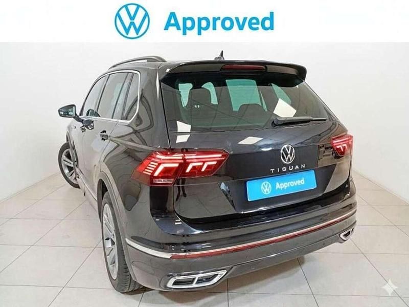Usado VW Tiguan R-line 150 CV (110 kW) 2023 Negro SUV