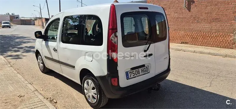 Usado Renault Kangoo 85 CV (62 kW) 2011 Blanco Monovolumen