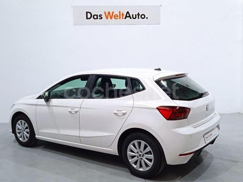 Usado Seat Ibiza Style Plus 110 CV (80 kW) 2021 Blanco Berlina