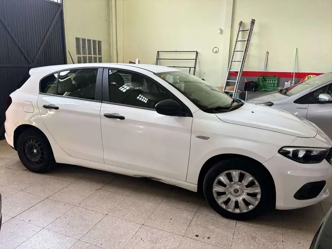 Usado Fiat Tipo Cross 95 CV (69 kW) 2020 Blanco Utilitario
