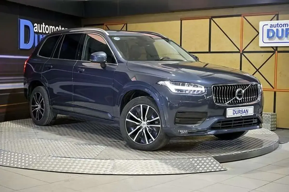 Usado Volvo XC90 Momentum 238 CV (175 kW) 2021 Azul SUV