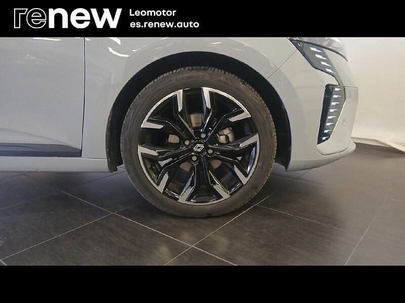 Usado Renault Clio V Techno 115 CV (84 kW) 2025 Gris Berlina