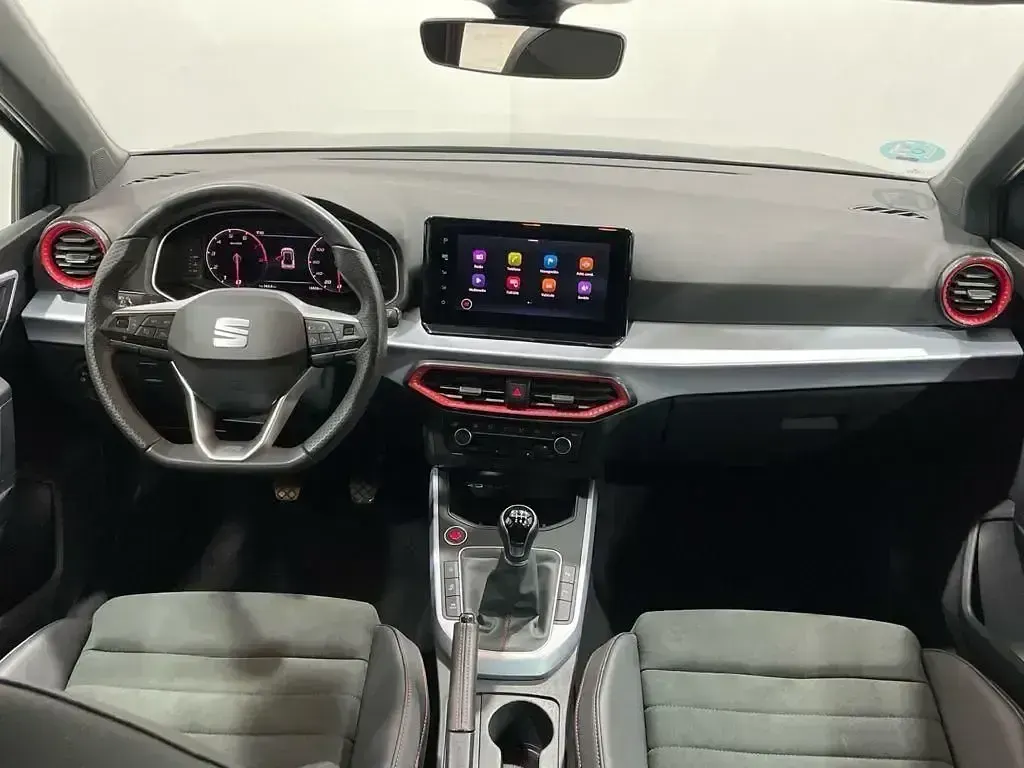 Usado Seat Arona FR 116 CV (85 kW) 2024 Gris SUV