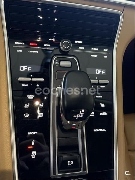 Usado Porsche Panamera 4 310 CV (228 kW) 2018 Gris / plata Berlina