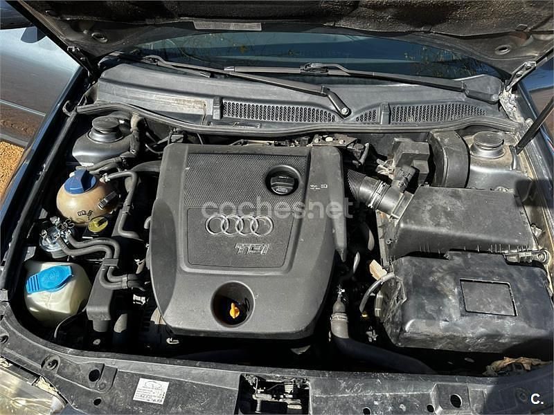 Gris / plata Usado 2002 Audi A3 Ambiente Berlina | 3200 € (Precio justo) - Imagen 1/4